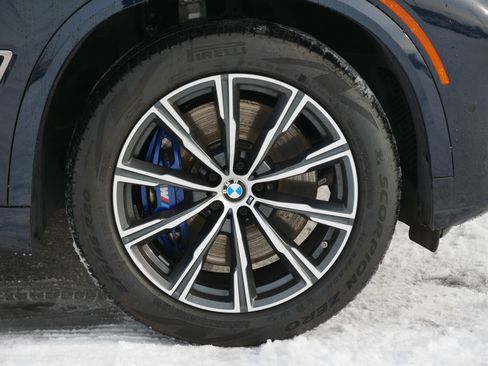 Used 2022 BMW X5 M50i image 8