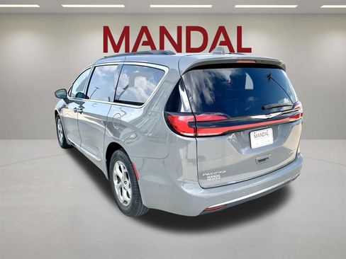 Used 2022 Chrysler Pacifica Limited FWD image 7
