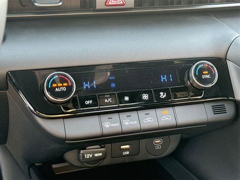 New 2025 Hyundai Elantra SEL image 21