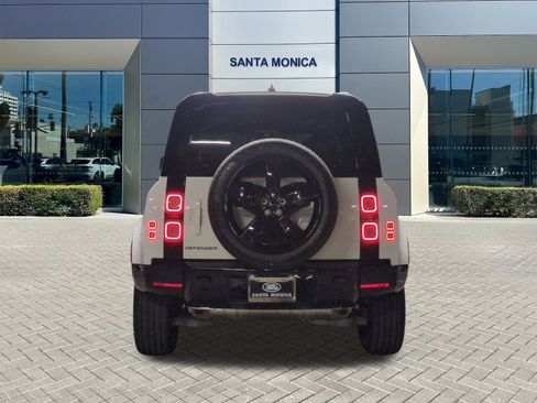 New 2026 Land Rover Defender 110 X-Dynamic SE image 4