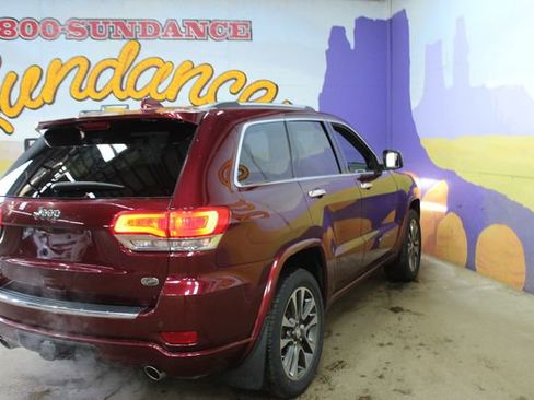 Used 2017 Jeep Grand Cherokee Overland image 8