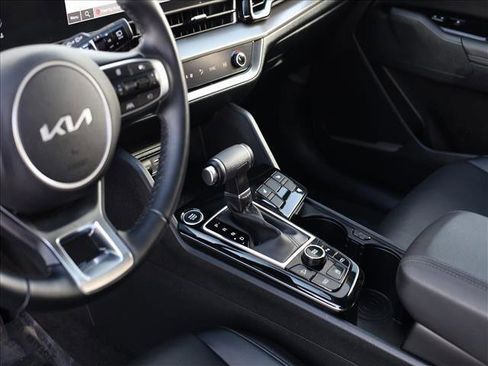 Used 2025 Kia Sportage EX image 7