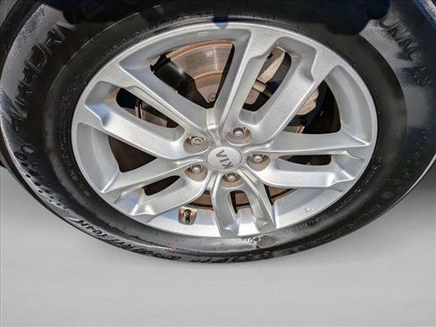 Used 2015 Kia Sorento LX image 21