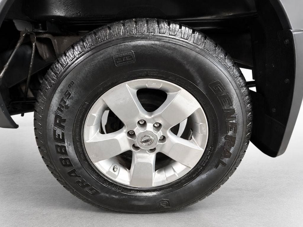 Used 2009 Nissan Frontier SE w/ SE Value Truck Pkg AWD/4WD image 20