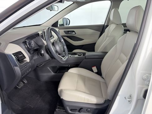 Used 2021 Nissan Rogue SV w/ Premium Package image 6