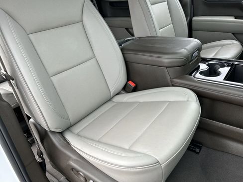 Used 2025 GMC Yukon Elevation image 29