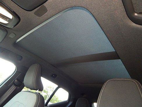 Used 2025 Volvo XC40 B5 Core AWD/4WD image 17