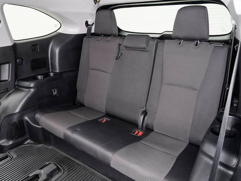 Used 2022 Toyota Highlander L image 26