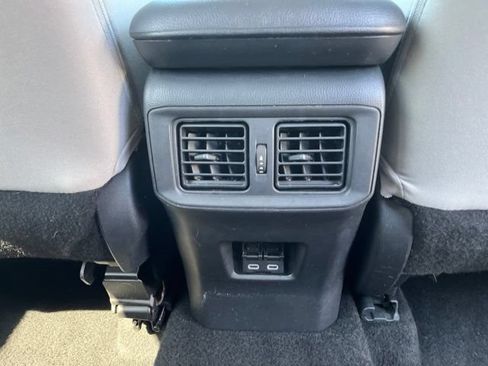 Used 2025 Toyota RAV4 XLE AWD/4WD image 19