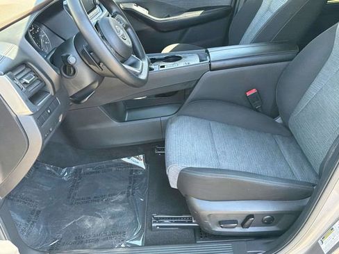 Certified 2023 Nissan Rogue SV FWD image 25
