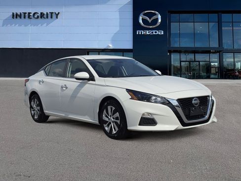 Used 2022 Nissan Altima 2.5 S FWD image 1