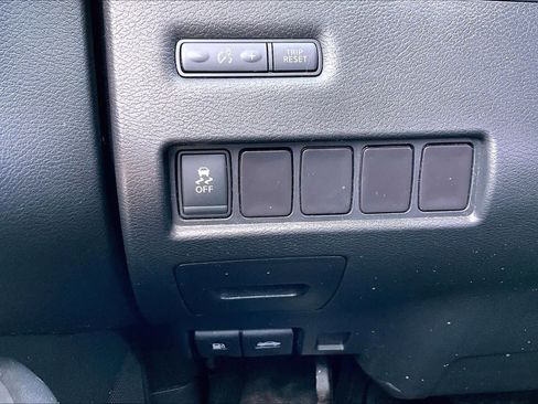 Used 2015 Nissan Murano SV w/ Premium Package image 34