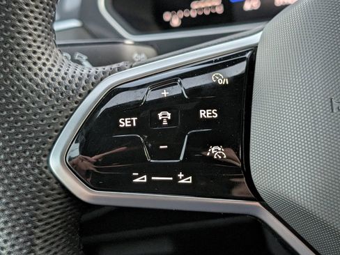 Used 2024 Volkswagen Tiguan SE R-Line w/ MDO Package, Three-Row image 23