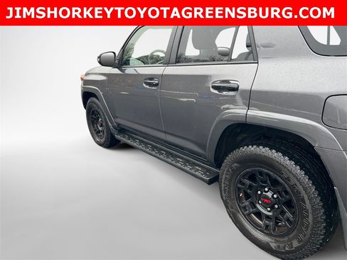 Used 2021 Toyota 4Runner Venture w/ Moonroof Package image 12