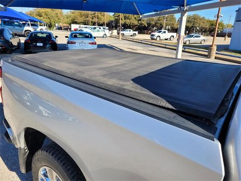 Used 2020 Chevrolet Silverado 1500 LTZ w/ Z71 Off-Road Package image 12