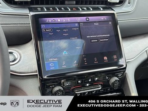 Used 2023 Jeep Grand Cherokee L Limited w/ Luxury Tech Group II AWD/4WD image 16