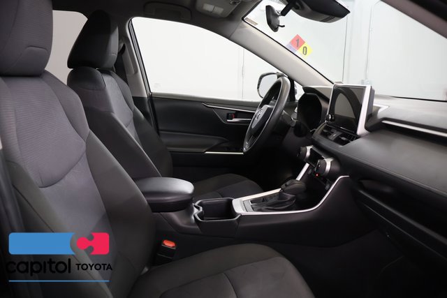 Used 2025 Toyota RAV4 XLE AWD/4WD image 26