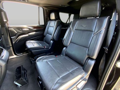 Used 2023 Cadillac Escalade ESV Premium Luxury RWD image 20
