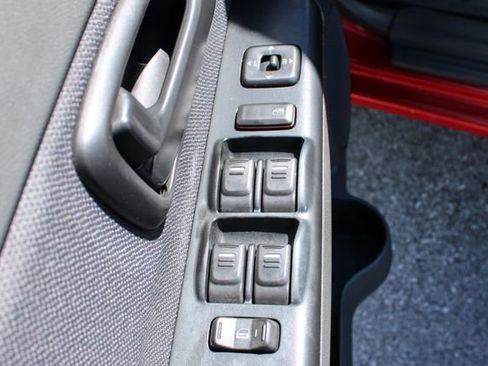 Used 2006 Isuzu i-350 LS image 11