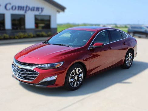 Used 2024 Chevrolet Malibu LT FWD image 1