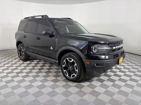 Used 2024 Ford Bronco Sport Outer Banks w/ Tech Package image 2