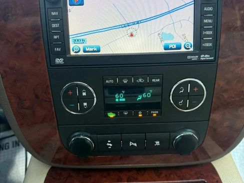 Used 2011 Chevrolet Tahoe LTZ AWD/4WD image 16