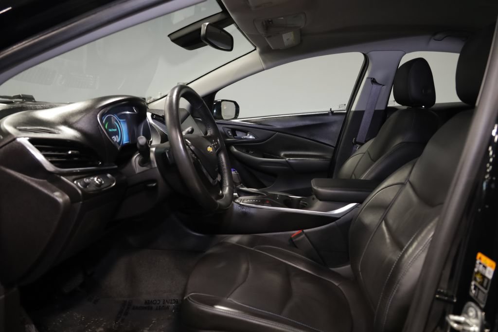 Used 2017 Chevrolet Volt Premier w/ Driver Confidence II Package FWD image 13