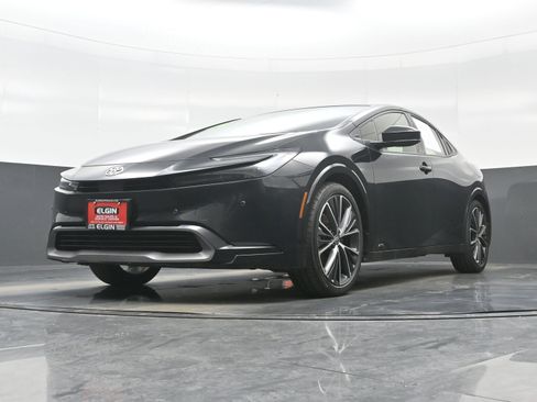 Used 2024 Toyota Prius XLE image 25