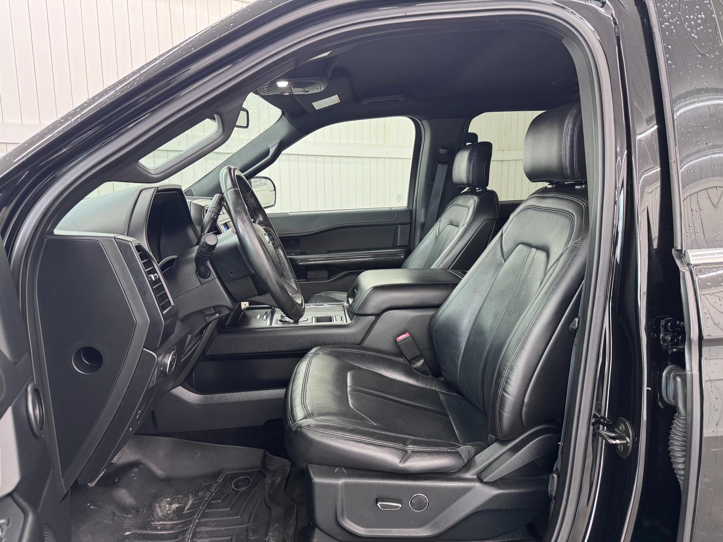 Used 2018 Ford Expedition XL AWD/4WD image 9