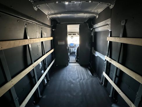 Used 2022 Ford E-Transit 148 High Roof w/ Load Area Protection Package RWD image 15
