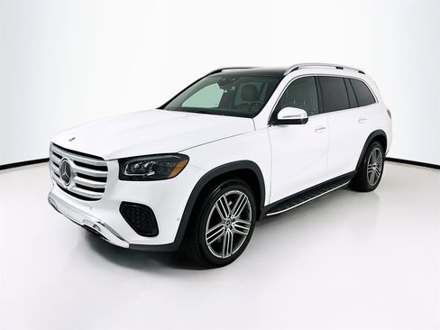 Used 2026 Mercedes-Benz GLS 450 4MATIC image 3