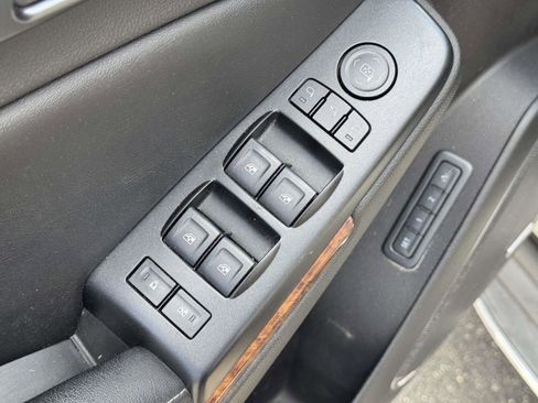 Used 2015 Chevrolet Tahoe LTZ AWD/4WD image 15