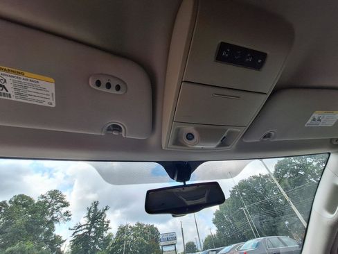 Used 2015 Chrysler Town & Country Touring-L w/ Driver Convenience Group FWD image 24