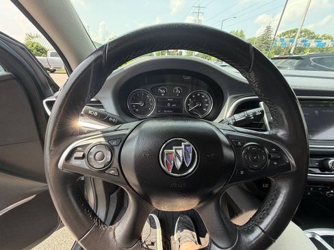 Used 2020 Buick Enclave Essence AWD/4WD image 28