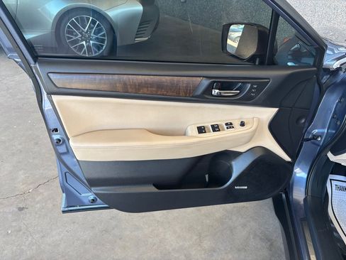 Used 2016 Subaru Outback 2.5i Limited AWD/4WD image 8