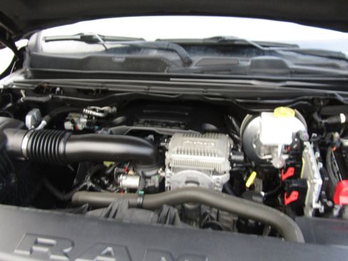 Used 2019 RAM 1500 Limited image 12