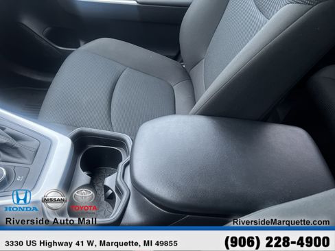 Used 2021 Toyota RAV4 LE image 20