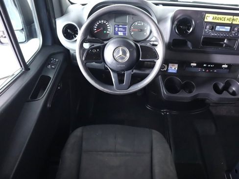 Used 2019 Mercedes-Benz Sprinter 170 image 23