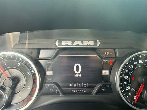 Used 2022 RAM 3500 Laramie AWD/4WD image 11