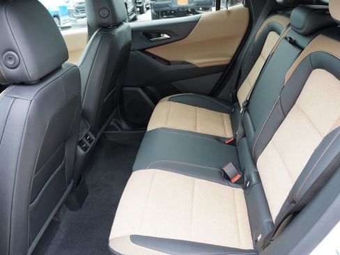 Certified 2025 Chevrolet Equinox ACTIV w/ Safety and Technology Package image 17