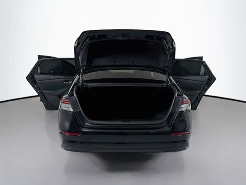 Used 2025 Honda Accord Sport image 25