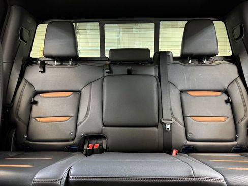 Used 2023 GMC Sierra 1500 AT4 w/ Technology Package AWD/4WD image 18