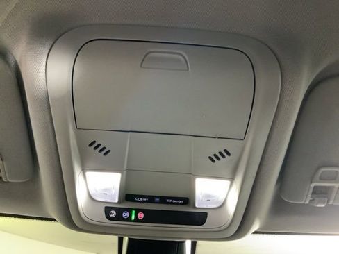 Used 2025 Chevrolet Blazer LT AWD/4WD image 20