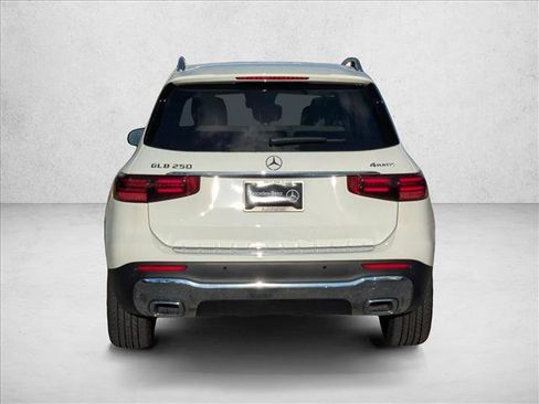 Certified 2026 Mercedes-Benz GLB 250 4MATIC image 8