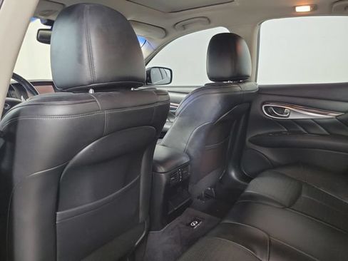 Used 2011 INFINITI M56 w/ Sport Pkg RWD image 13