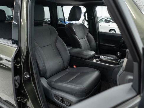 Used 2024 Lexus GX 550 AWD/4WD image 9