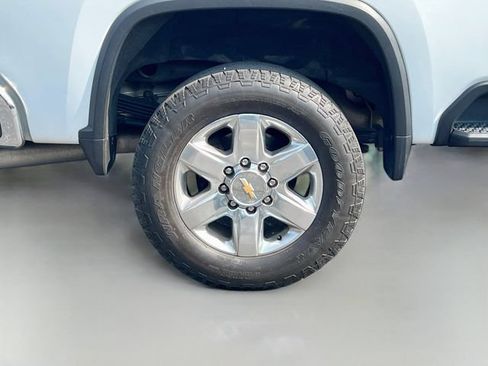 Used 2022 Chevrolet Silverado 2500 LTZ w/ LTZ Plus Package AWD/4WD image 39