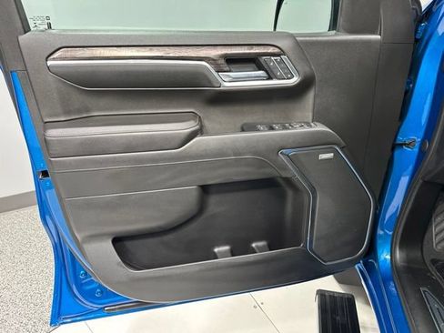 Used 2022 Chevrolet Silverado 1500 LTZ w/ LTZ Premium Package AWD/4WD image 12