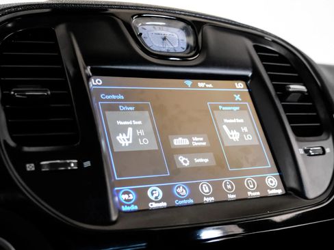 Used 2022 Chrysler 300 S RWD image 30