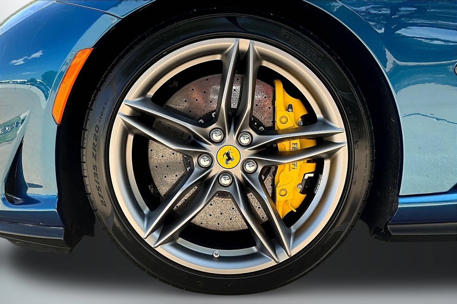 Used 2023 Ferrari 812 GTS RWD image 28